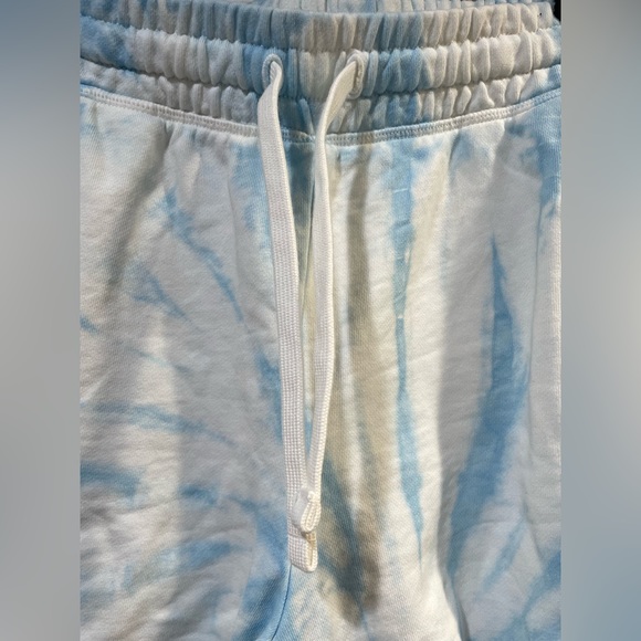 Never worn Tommy Hilfiger shorts size S - Picture 6 of 6